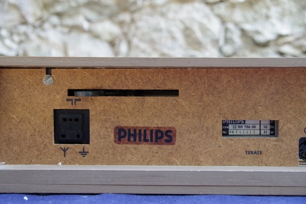 SINTONIZADOR DE RADIO VINTAGE PHILIPS 22 RH 786.00