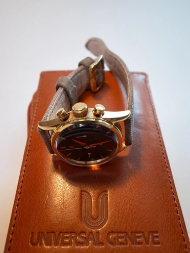 UNIVERSAL GENEVE COMPAX ORO