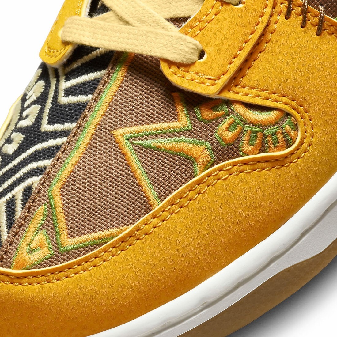 Nike Men\'s Dunk High \'Somos Familia’ 28917_00.png.png main image 3