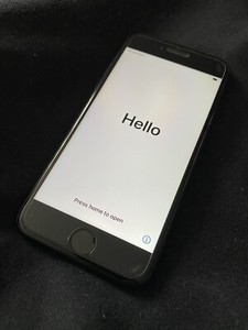 Apple iPhone 7 - 32 GB - Schwarz (entsperrt) A1778 (GSM)