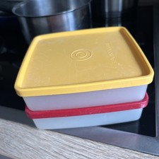 Tupperware 2 Gefrierbehälter Vorratsdosen  13,5 x 13 x 4cm