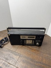 Realistic DX-400 AM/FM Shortwave Communication Receiver Powers On READ