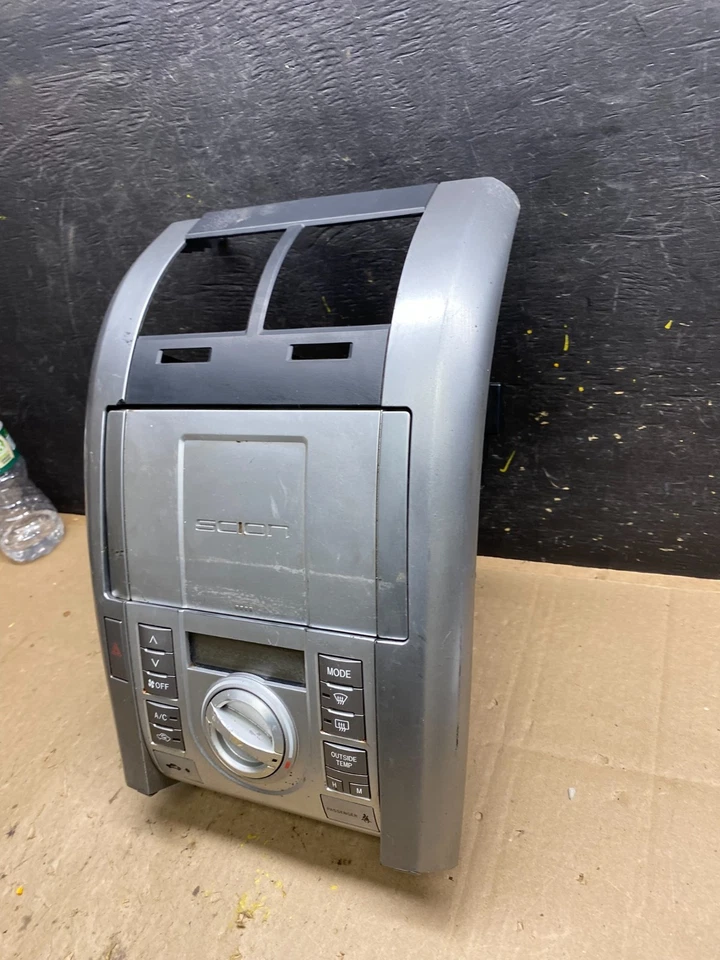 2005 - 2010 Scion TC AC aquecedor controle climático acabamento moldura painel fabricante de equipamento original u4896 DG - Imagem 3 de 4