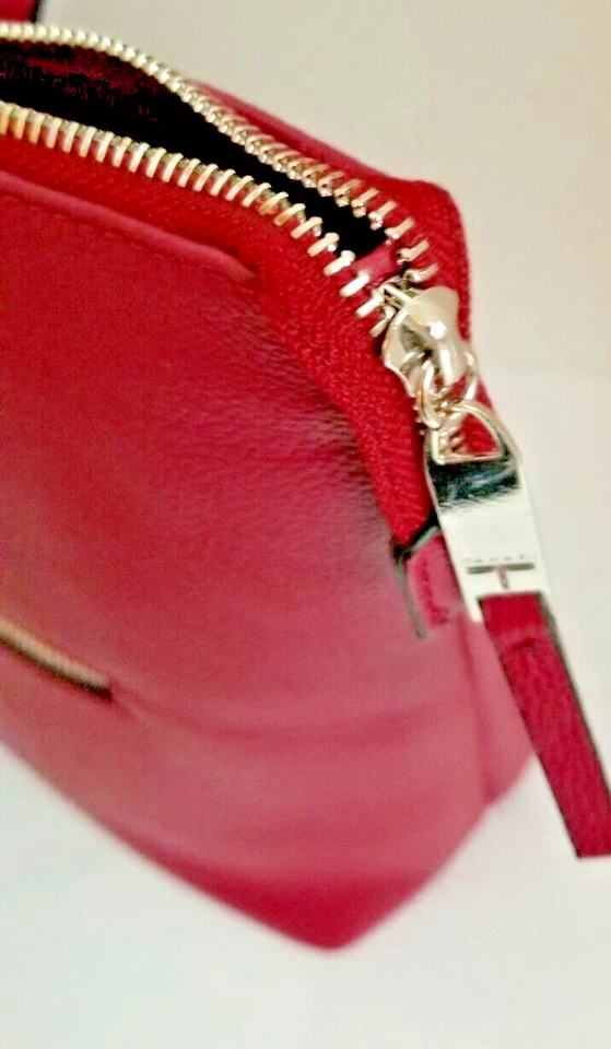 Большая дамская сумка-тоут TAHARI бордовая искусственная кожа, предварительно любимая. 13 x 13 дюймов - Изображение 4 из 4