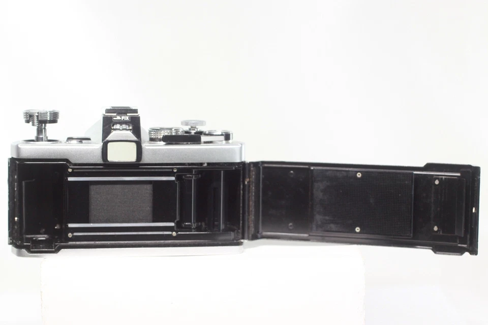 Olympus OM-1 fotocamera reflex pellicola 35 mm + obiettivo Auto-Macro 50 mm F... - Immagine 4 di 4