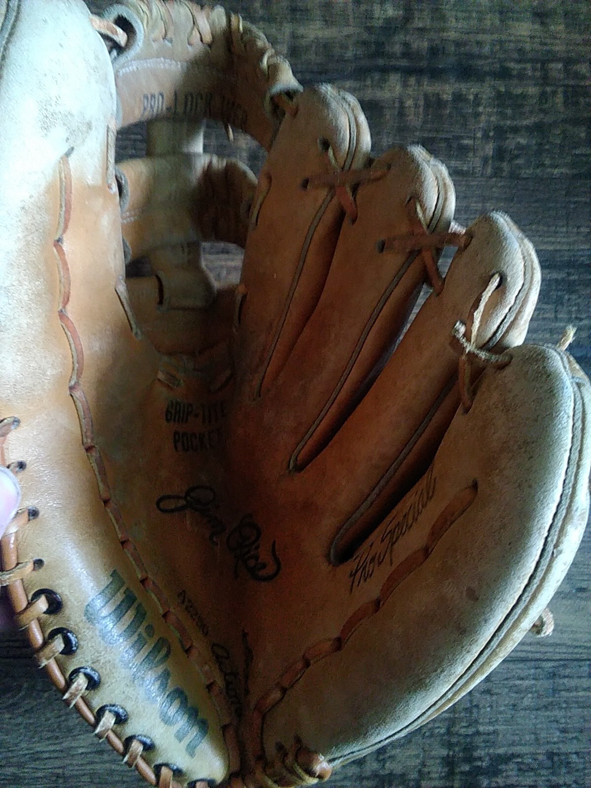 Wilson A2250 Jim Rice 11&rdquo; Vintage Baseball Glove Right Hand Throw A2000 Series