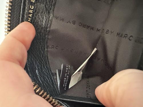 Marc By Marc Jacobs Black Leather Zip Around Purse Wallet Slim Excellent Cond - Picture 12 of 13