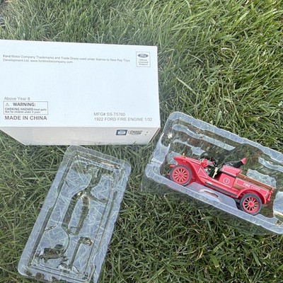 New Ray Toys 1:32 1922 Ford Fire Engine Red Diecast Model