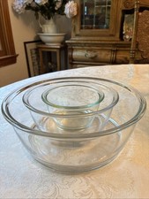 Pyrex Set of  3 Mixing Bowls Clear  8200-8201-8202 Bowls