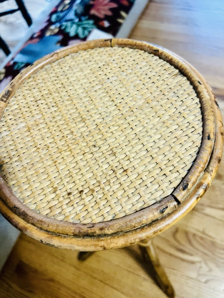 Vintage 1950’s Burnt Bamboo Tortoise Round Plant Stand Side Table - Image 4 of 4