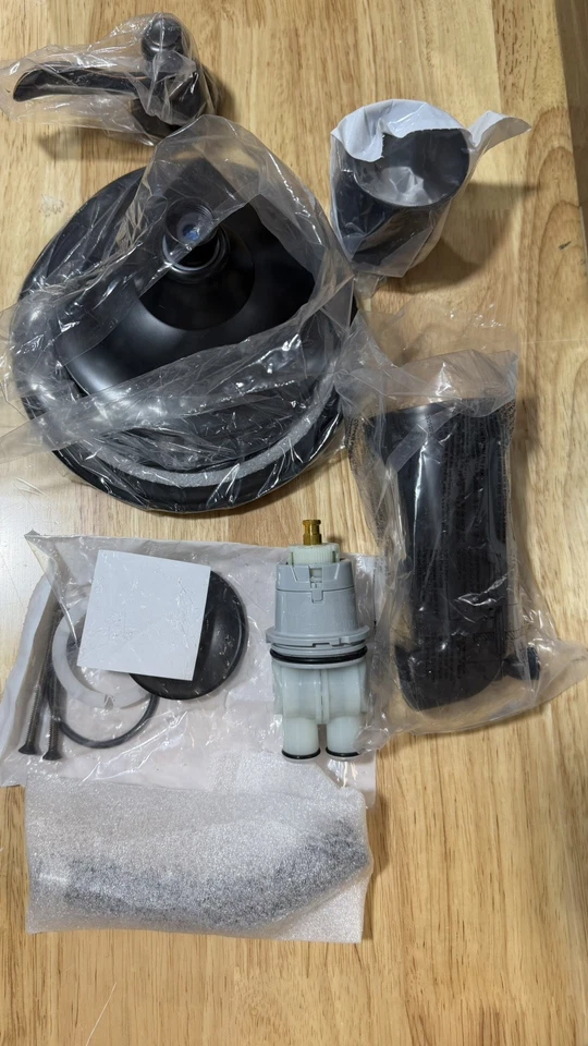 Delta BT14496-OB Windemere serie 14 grifo de bañera y ducha bronce frotado con aceite Foto 2 de 3