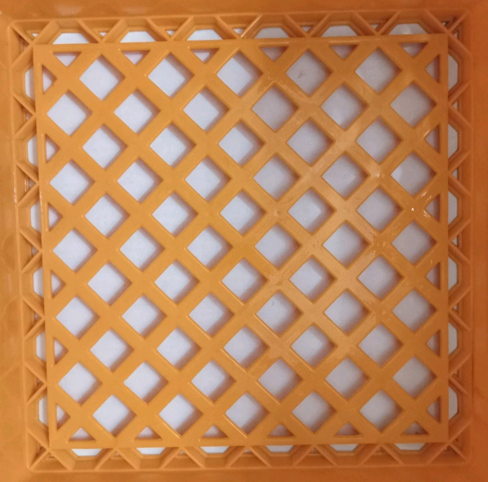 Vintage Turner Farms Orange Plastic Milk And Iced Tea Crate. Great Condition - Image 4 of 4