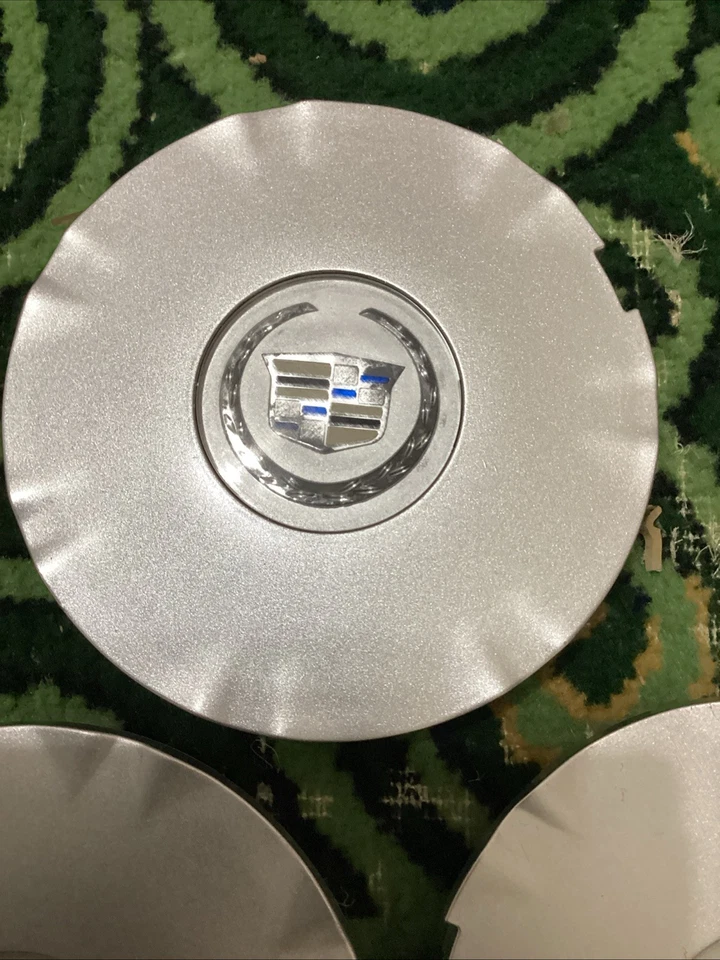 CADILLAC SRX 9599024 OEM TAPACUBOS TAPACUBOS CUBIERTA LLANTA PLATEADA 10-16 1 pieza Foto 2 de 4