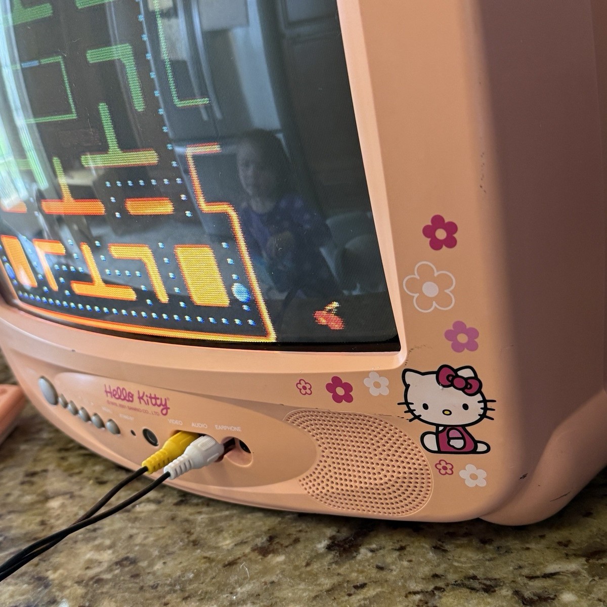 Hello Kitty Pink CRT TV SanrioHKTV13 Hitachi Emerson W Built