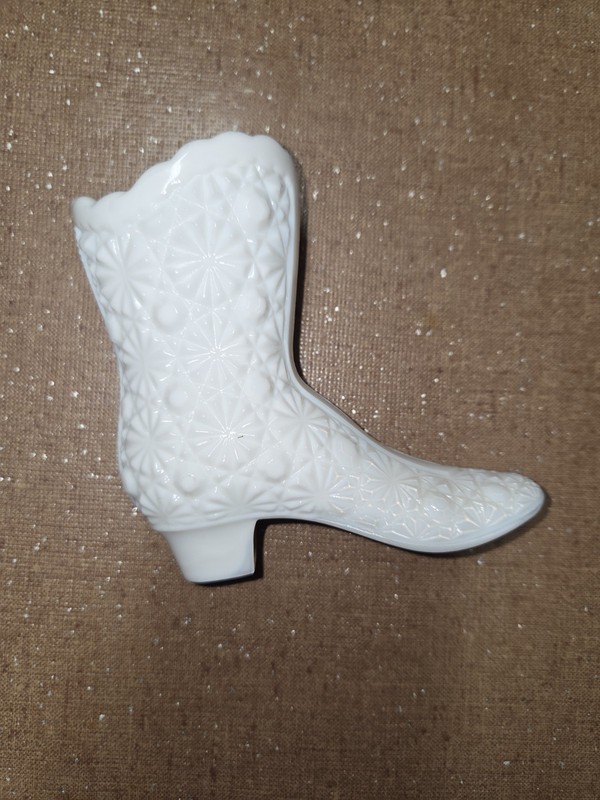 Vintage 4" Fenton Daisy & Button White Milk Glass Boot 