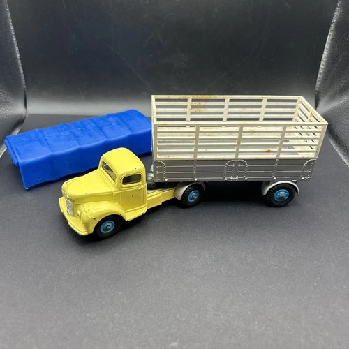 1963-1966 Dinky Toy #424 Commer Convertible Articulated Vehicle. No Box.