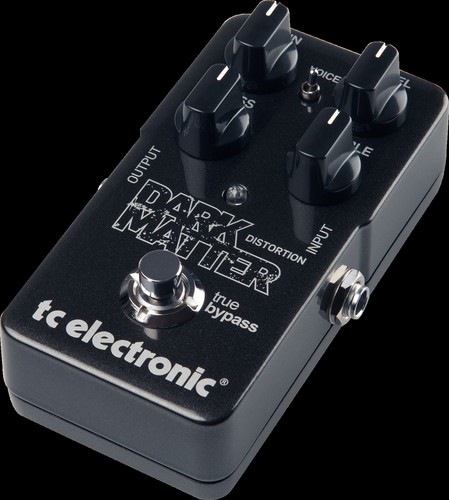 tc electronic dark matter vintage-voiced distortion guitar