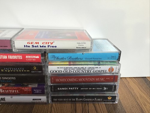 Lot of 17 Southern Gospel Cassettes Kingsmen Lulu Roman Happy Goodman Gem City - Picture 4 of 4