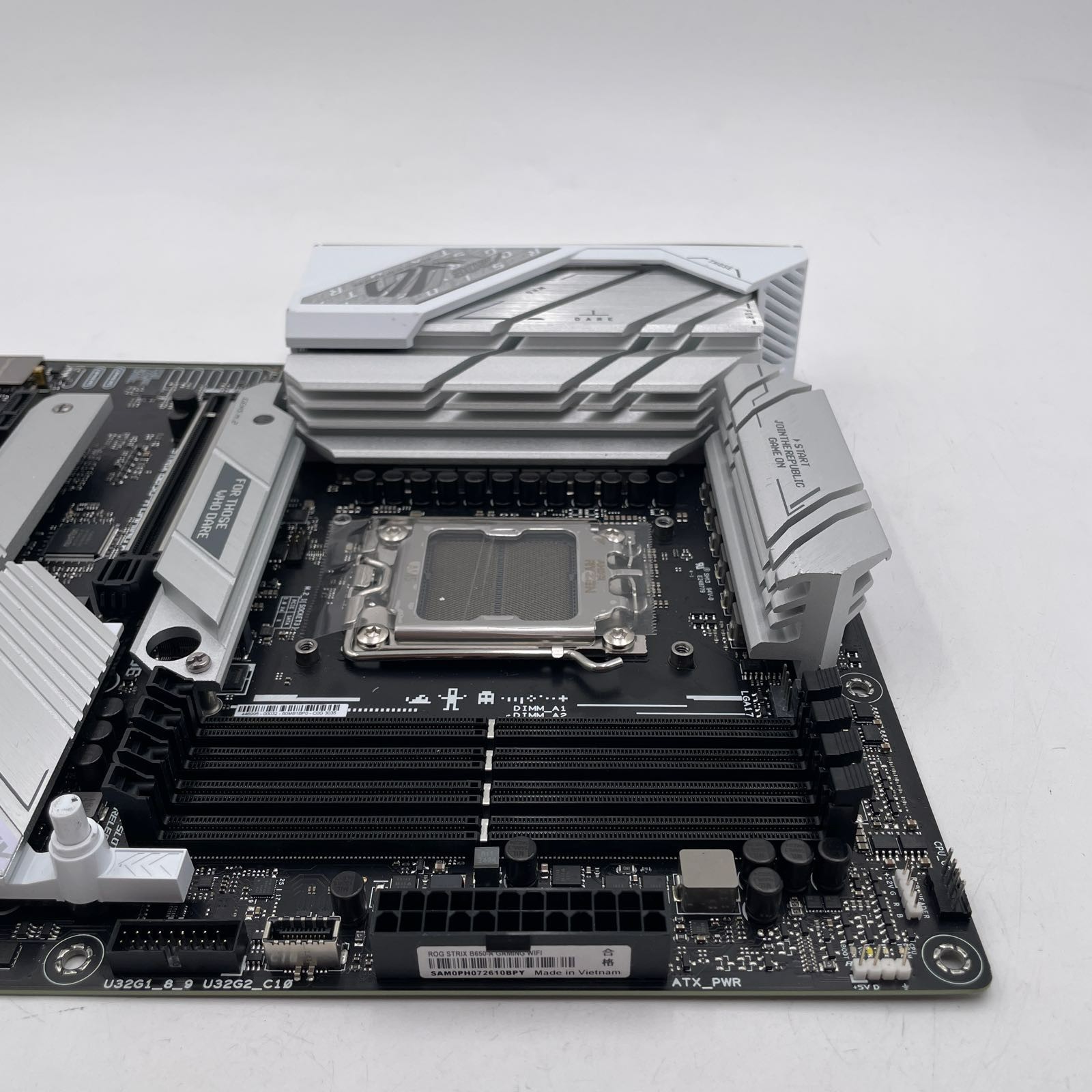 ASUS ROG Strix B650-A Gaming WIFI AMD AM5 DDR5 WiFi 6E ATX Motherboard - READ
