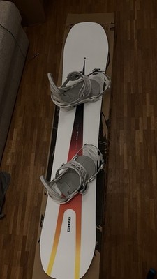 Burton Custom Smalls(1.45m)Snowboard+Burton Mission Bindung, beides 1 Saison alt