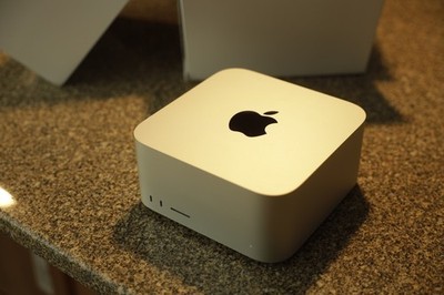 Apple Mac Studio M1 Ultra Chip A2615 20C CPU 64C GPU 128GB RAM 1TB SSD 10GBE
