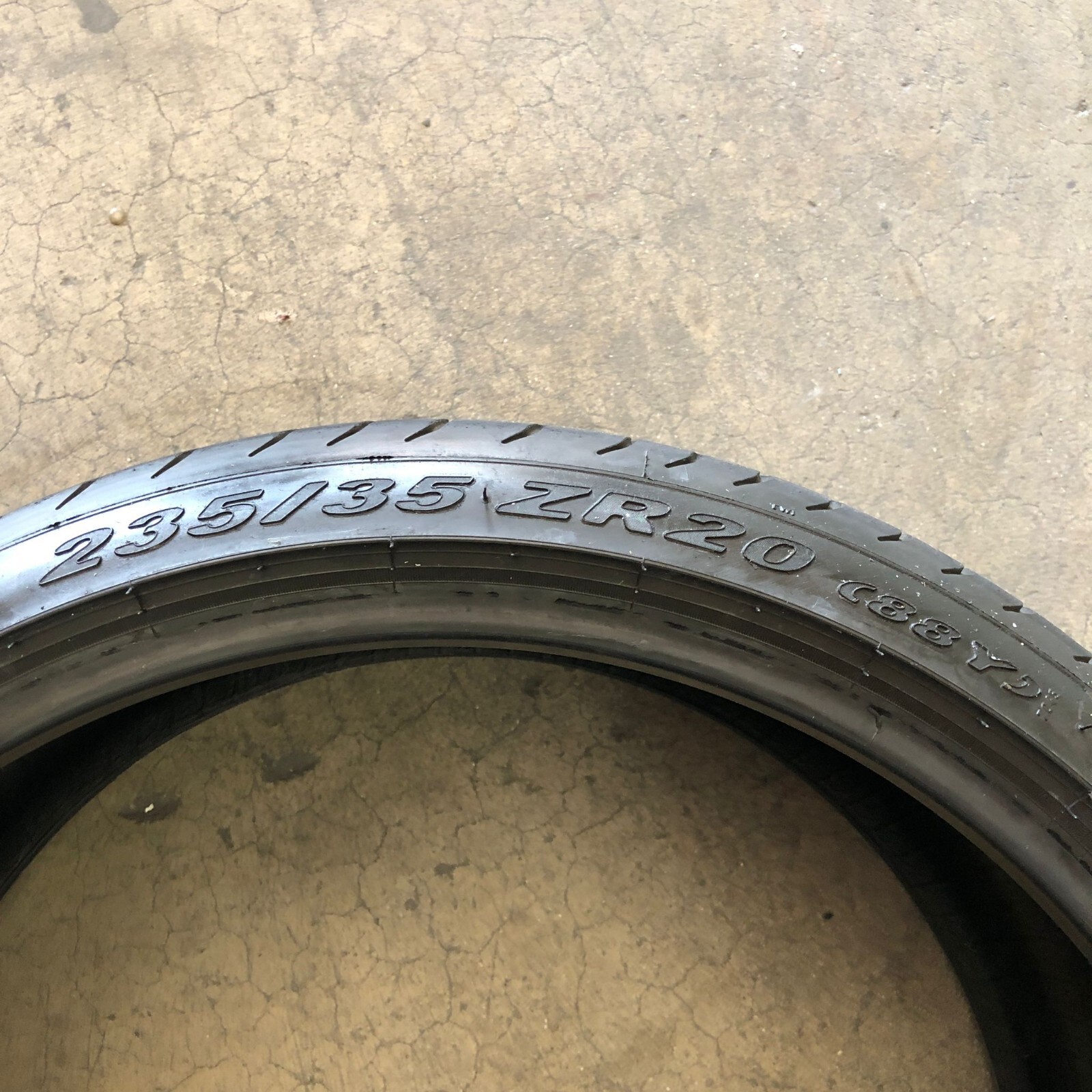 FERRARI 235/35 R20 Pirelli P Zero Tire 235 35 20 88Y
