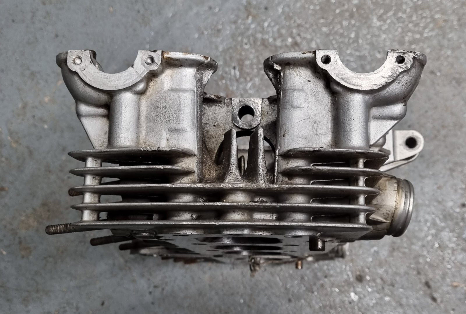 Honda CBX1000 6 Cylinder Bare Cylinder Head c/w Cam Caps and Valve
