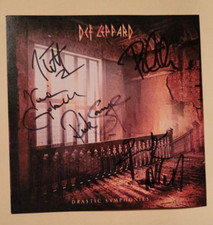 CD autografiado firmado por Def Leppard Drastic Symphonies