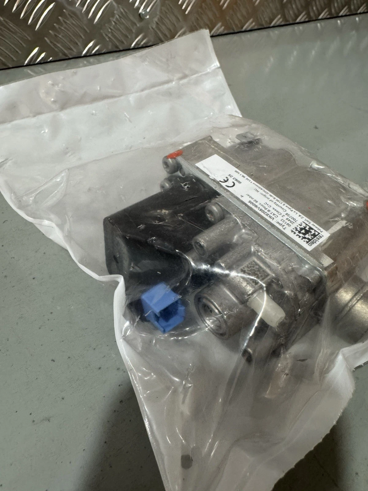 Ideal Gas Valve Kit 24V 179032 Brand New Sealed In Bag 8