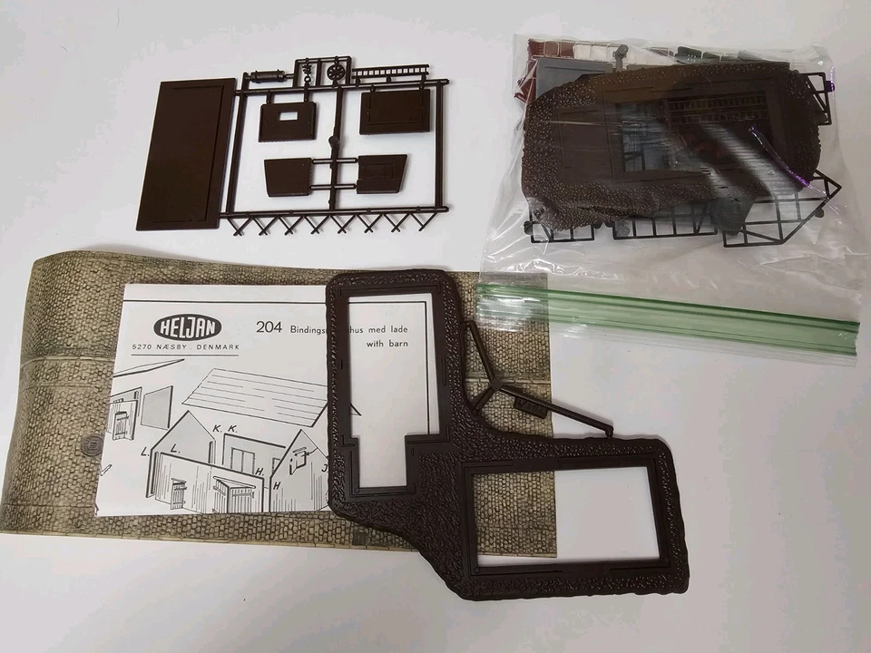 Heljan B203 HO A-Frame  Farm house and Barn - New, open box kit - Image 2 of 4