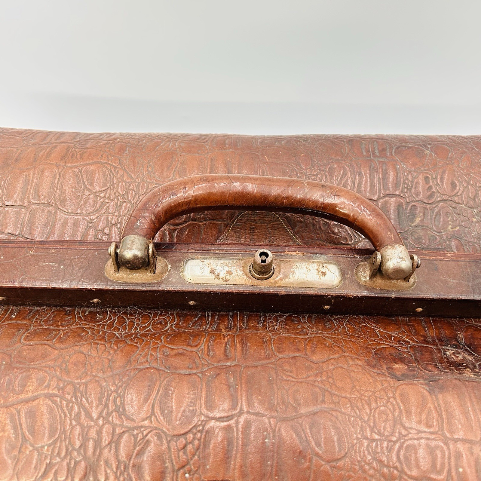 VTG Tooled Leather Doctors Bag Large Tan Antique Gladstone Style Satchel NO KEY