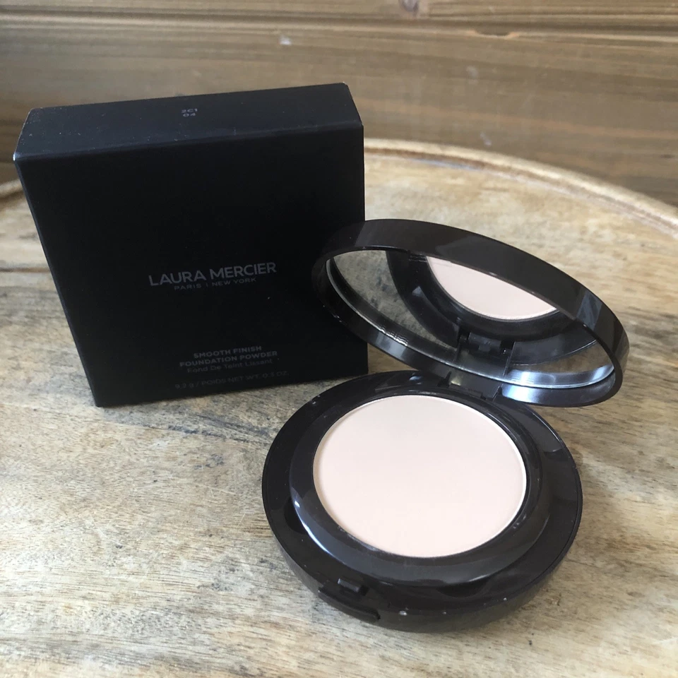 Laura Mercier Smooth Finish Foundation Powder 2C1 04 Full Size - Image 2 of 4