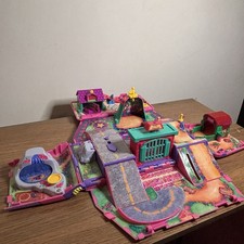 Vintage 1995 Pound Puppies Circus Van fold-out playset by Galoob NO PUPPIES