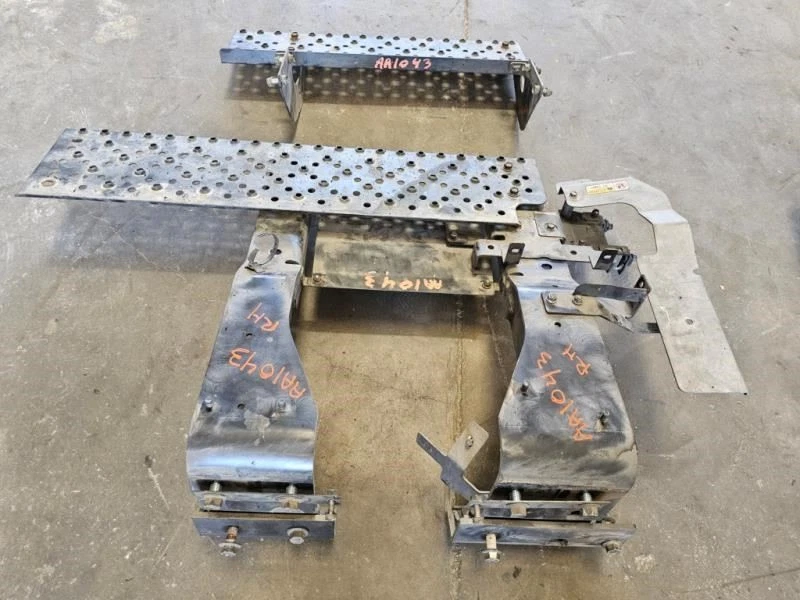 Б/У 2012 HINO 268 со стороны пассажира шаг поставляется, как показано  - Изображение 3 из 4