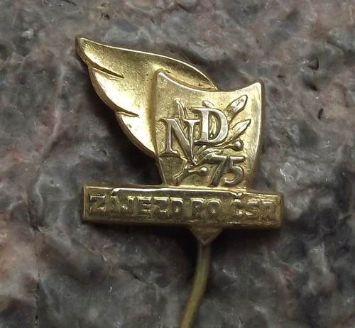 1958 Czech National Theater Prague Theatre Divadlo 75th Anniversary Pin Badge - Picture 3 of 6