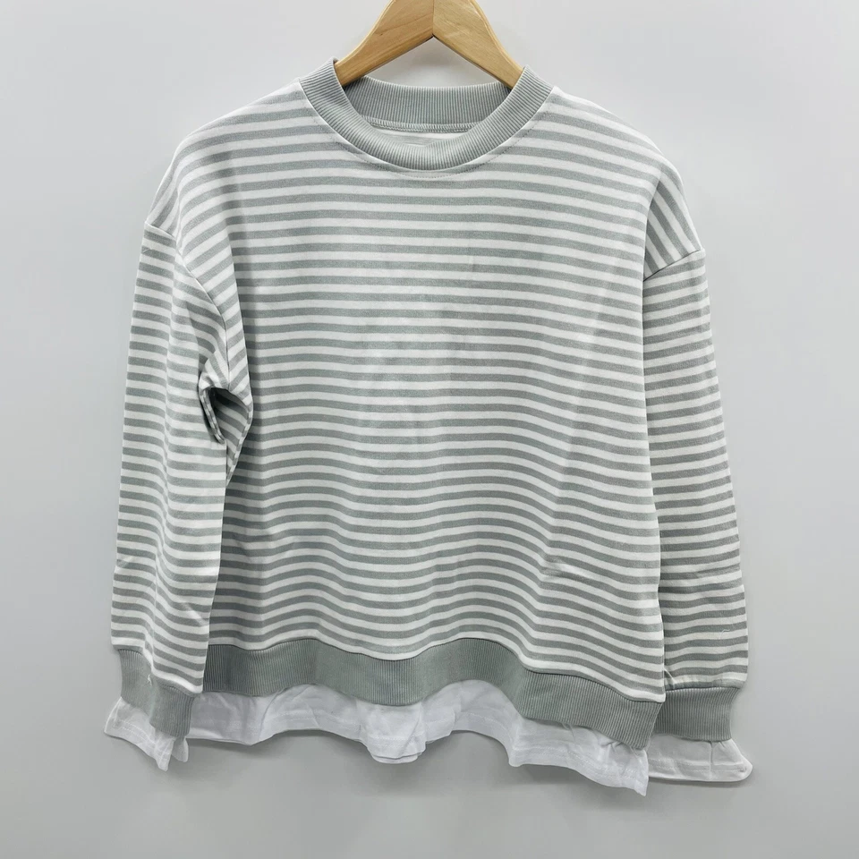 Sudadera Cali Be para mujer talla pequeña en capas de gran tamaño a rayas gris claro Foto 2 de 4