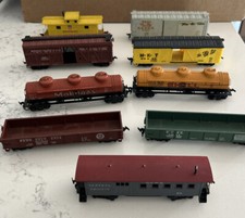 Lot Of 9 Vintage Ho Scale Train Cars- Shell Mobil More