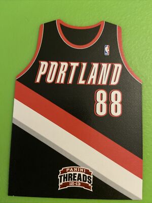 2012-13 Panini Threads Team Threads Die-Cut Away 88 Nicolas Batum #19 Portland
