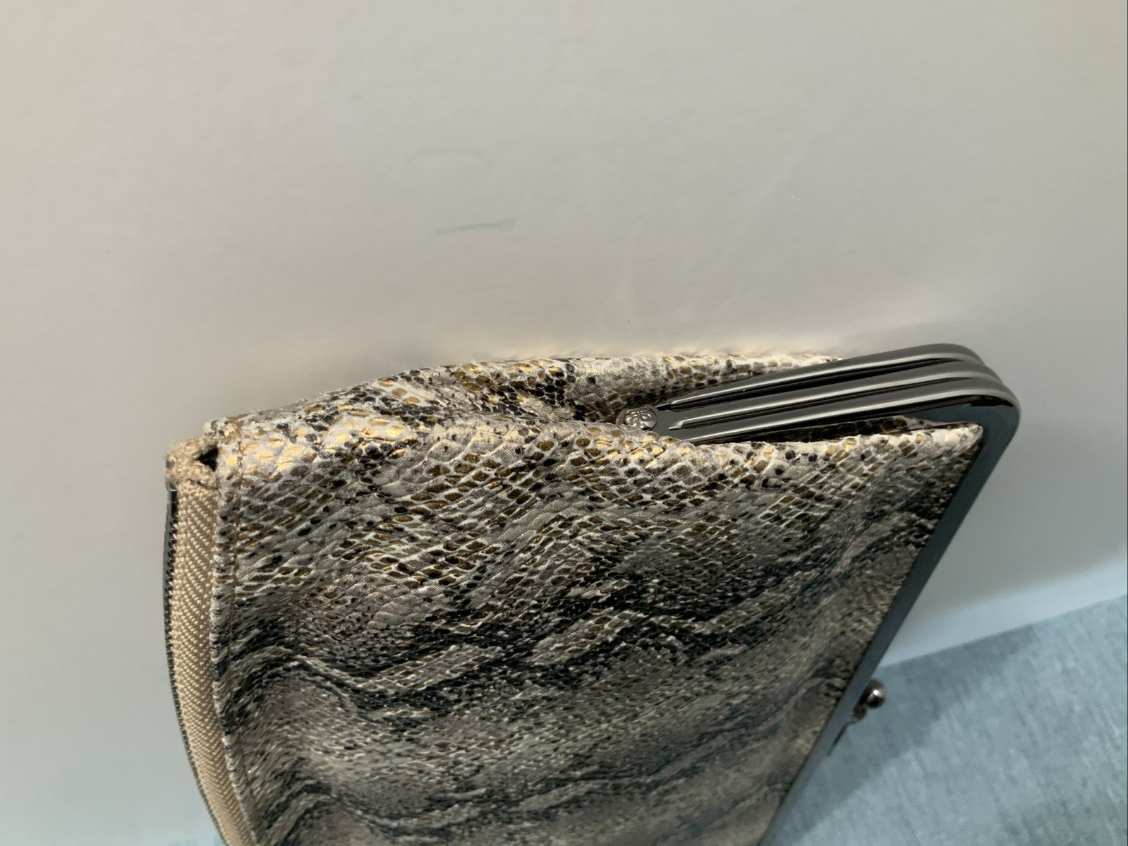 Hobo Int’l Embossed Snakeskin Pattern Clutch With… - image 11