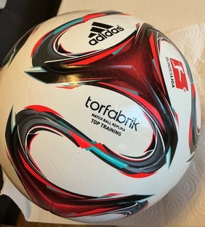 ADIDAS FUTBOL COMO NUEVO (BUNDESLIGA MATCHBALL RÉPLICA FÁBRICA DE TORFA 2014/2015)