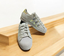 Adidas Superstar Brillante Iridiscente GS FV3139 Talla US 6.5 - Usado Buen Estado