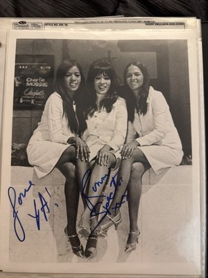 Ronnie Spector - The Ronettes - American Singer - Signed Autographed Photo