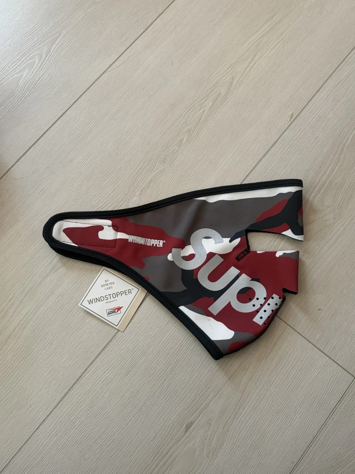 Supreme WINDSTOPPER Facemask (FW25) Red Camo *SHIPS OUT SAMEDAY*