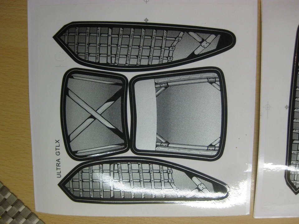 Dekor Bogen ,Abziehbild Fenster mit Schutzgitter für RC Autos 1:10 Zwei Stück. - Bild 2 von 4
