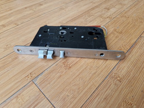 Salto LE7S0565R421M8 S/Steel Finish Mortise Lock RH Symmetric - Picture 3 of 10