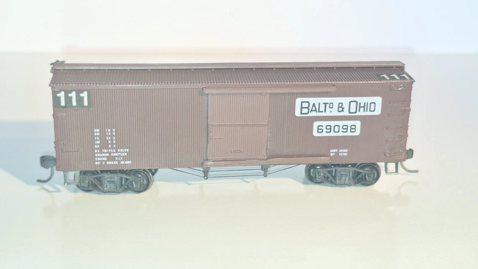 Roundhouse, 36' Boxcar, Baltimore & Ohio. Excellent cond. HO Scale. Metal wheels - Image 3 of 4