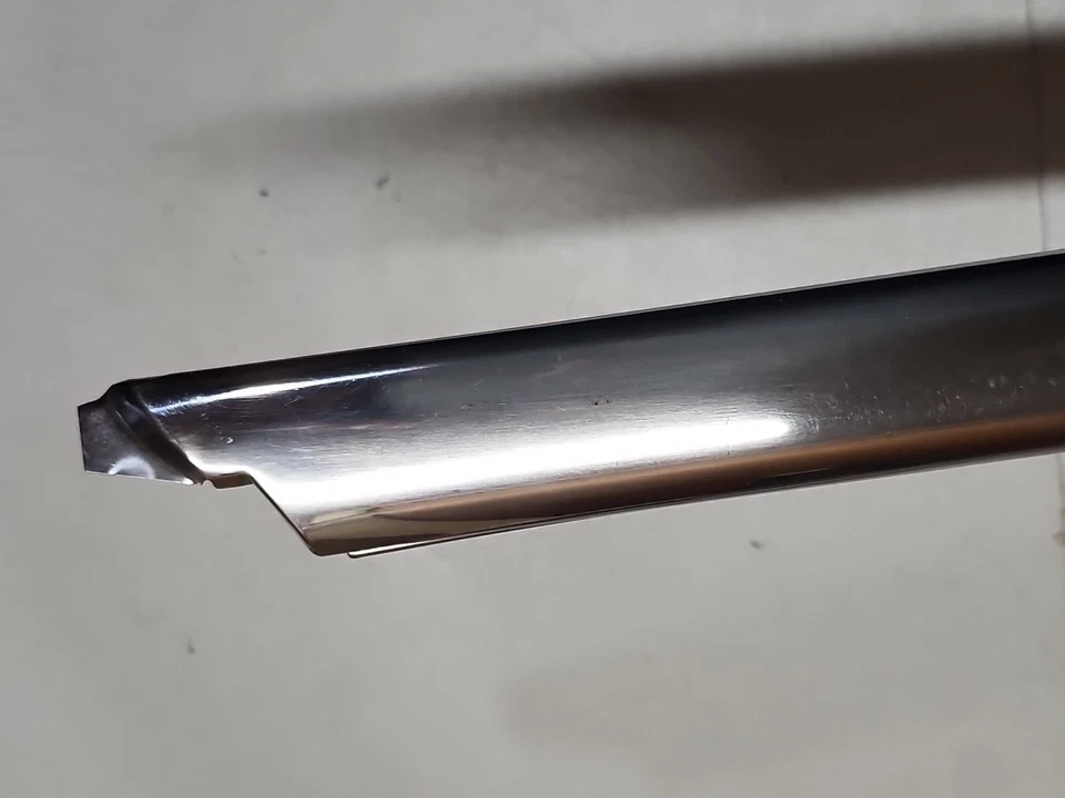 1952 1953 1954 Ford Victoria LH porta frontal moldura de janela inferior fabricante de equipamento original bom usado - Imagem 2 de 4