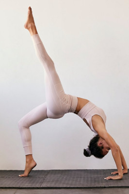 NEW S $128 Free People Movement It's An Illusion Legging High Rise -Pockets Pink
