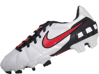 nike total 90 strike iii