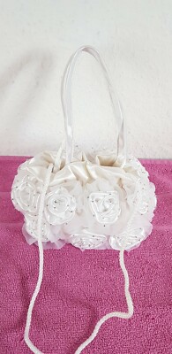 Achberger Braut Tasche voller Rosen weiß Perlen Satin Kommunion
